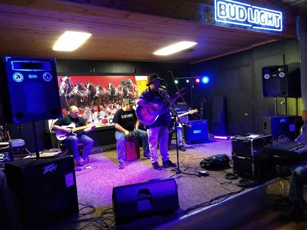 CAPZ Sports Bar & Grille | restaurant | 885 W Hunter St, Logan, OH 43138, USA | 7404009337 OR +1 740-400-9337