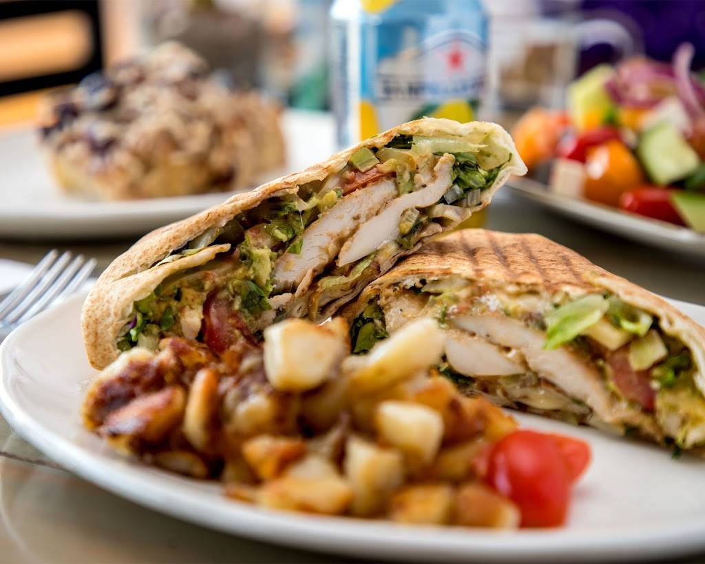 Café Lazio | restaurant | 635 Boulevard Taschereau, La Prairie, QC J5R 1V5, Canada | 4506592233 OR +1 450-659-2233