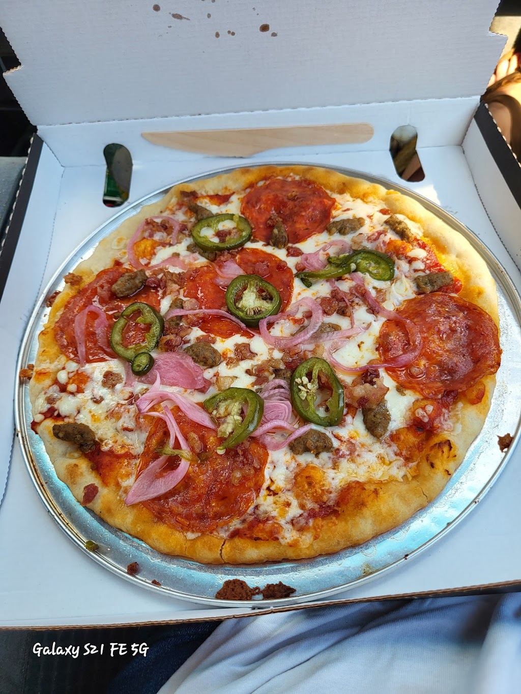 LOT-ZA PIZZA | meal takeaway | E Morrow St, Marshall, MO 65340, USA | 6608373324 OR +1 660-837-3324