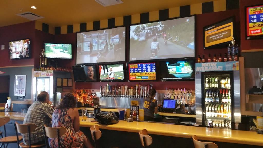 Buffalo Wild Wings | meal takeaway | 2690 Tittabawassee Rd, Saginaw, MI 48604, USA | 9894015300 OR +1 989-401-5300