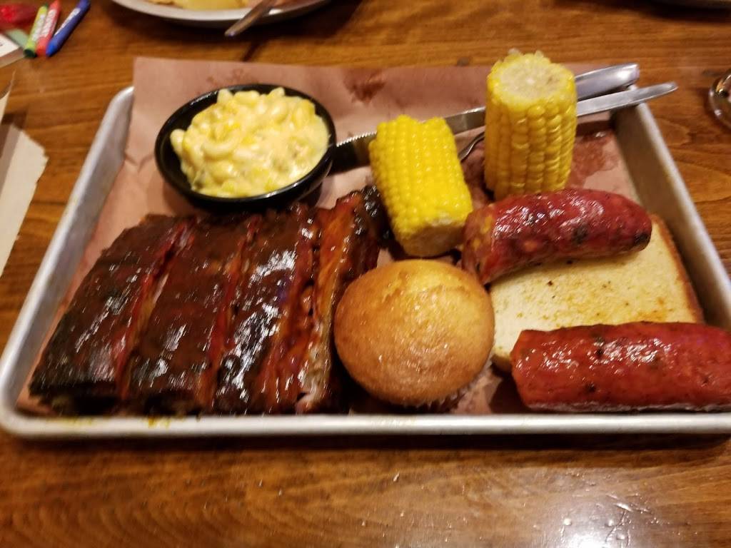 Famous Daves Bar-B-Que | restaurant | 1720 22nd St, West Des Moines, IA 50266, USA | 5152670800 OR +1 515-267-0800