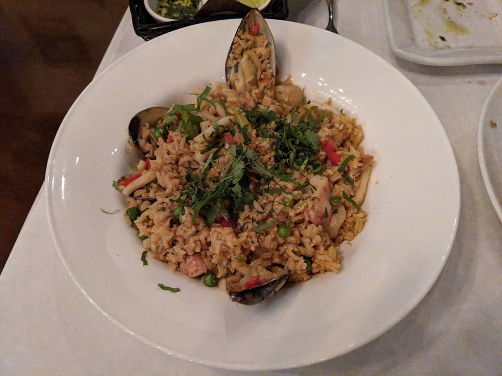 Rios Addison | restaurant | 1600 W Lake St UNIT 102, Addison, IL 60101, USA | 6307733370 OR +1 630-773-3370