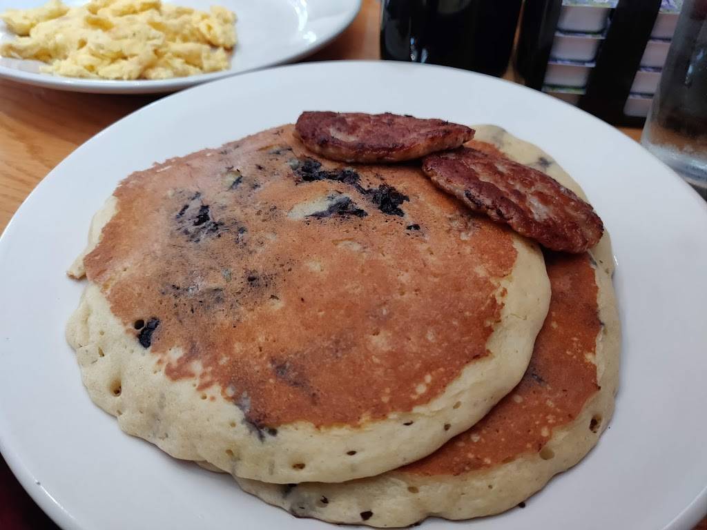 Colonels Delicatessen | meal takeaway | 143 Main St, Mt Desert, ME 04660, USA | 2072765147 OR +1 207-276-5147