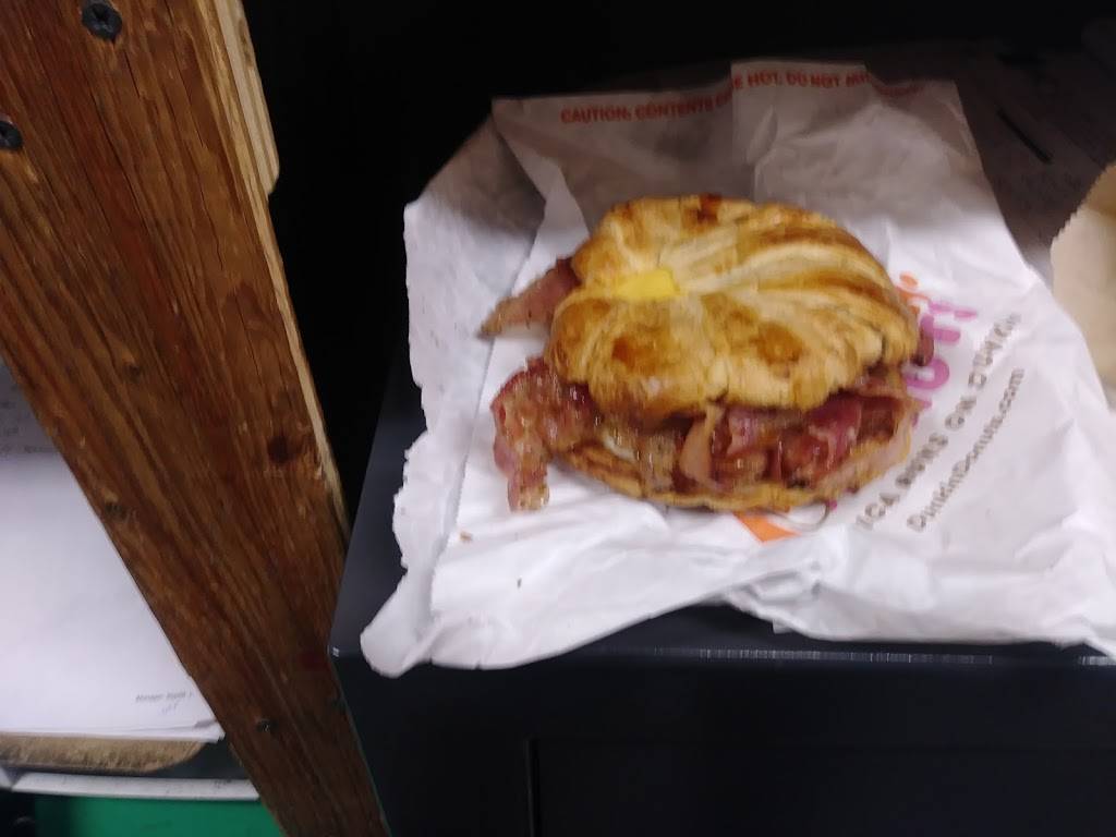 Dunkin | bakery | 60 Union St, Easthampton, MA 01027, USA | 4135272993 OR +1 413-527-2993