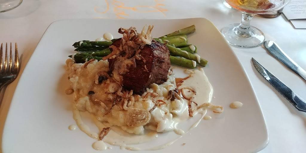 Butchs Dry Dock | restaurant | 44 E 8th St, Holland, MI 49423, USA | 6163968227 OR +1 616-396-8227