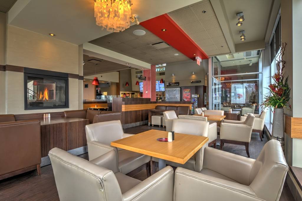 St-Hubert Express | restaurant | 101 Boulevard Sir-Wilfrid-Laurier, Beloeil, QC J3G 4G4, Canada | 5143855555 OR +1 514-385-5555