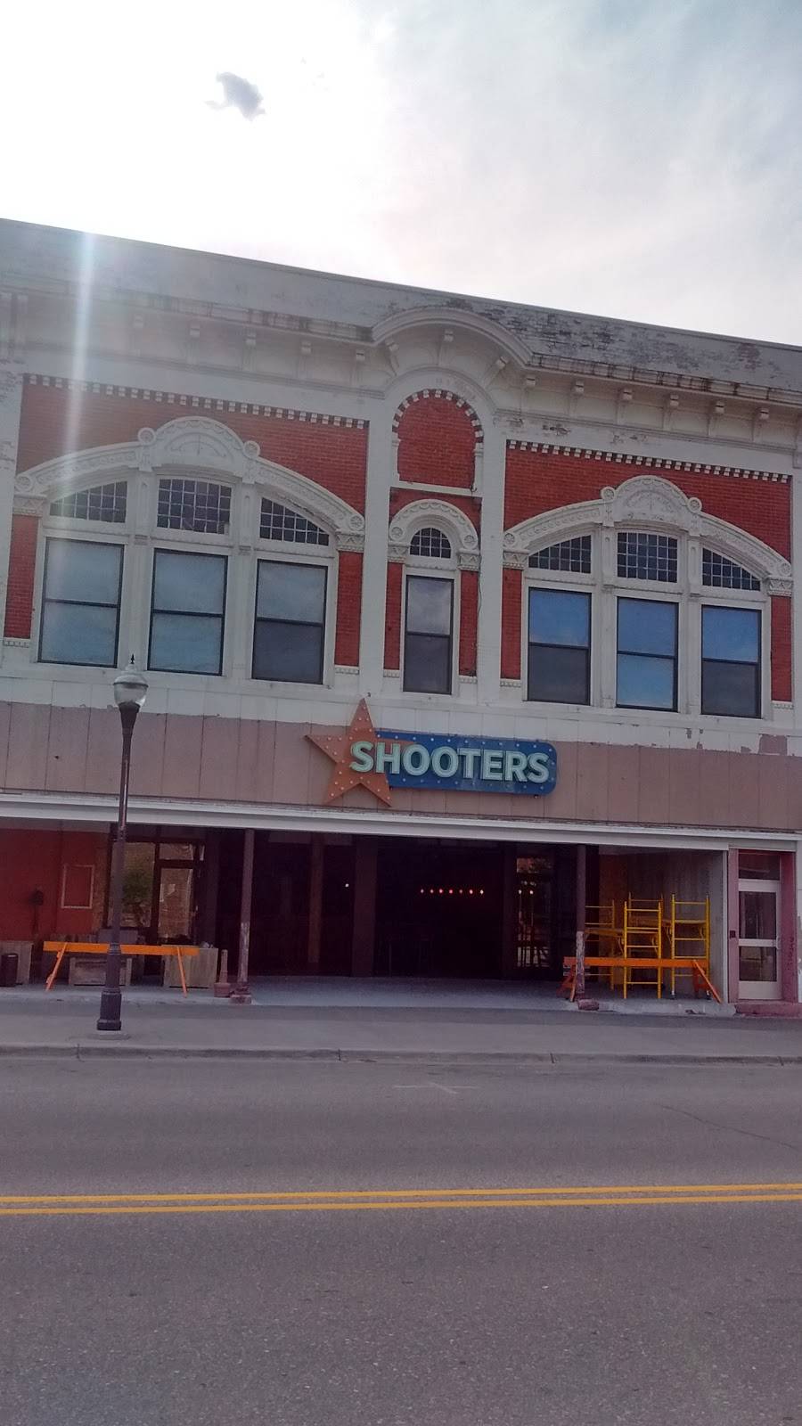 Star Shooters Bar & Restaurant | restaurant | 120 S Michigan Ave, Big Rapids, MI 49307, USA | 2317964842 OR +1 231-796-4842