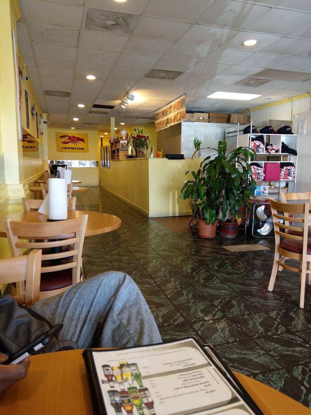 Live Crawfish & Seafood | restaurant | 6168 Arlington Blvd, Falls Church, VA 22044, USA | 7035362288 OR +1 703-536-2288