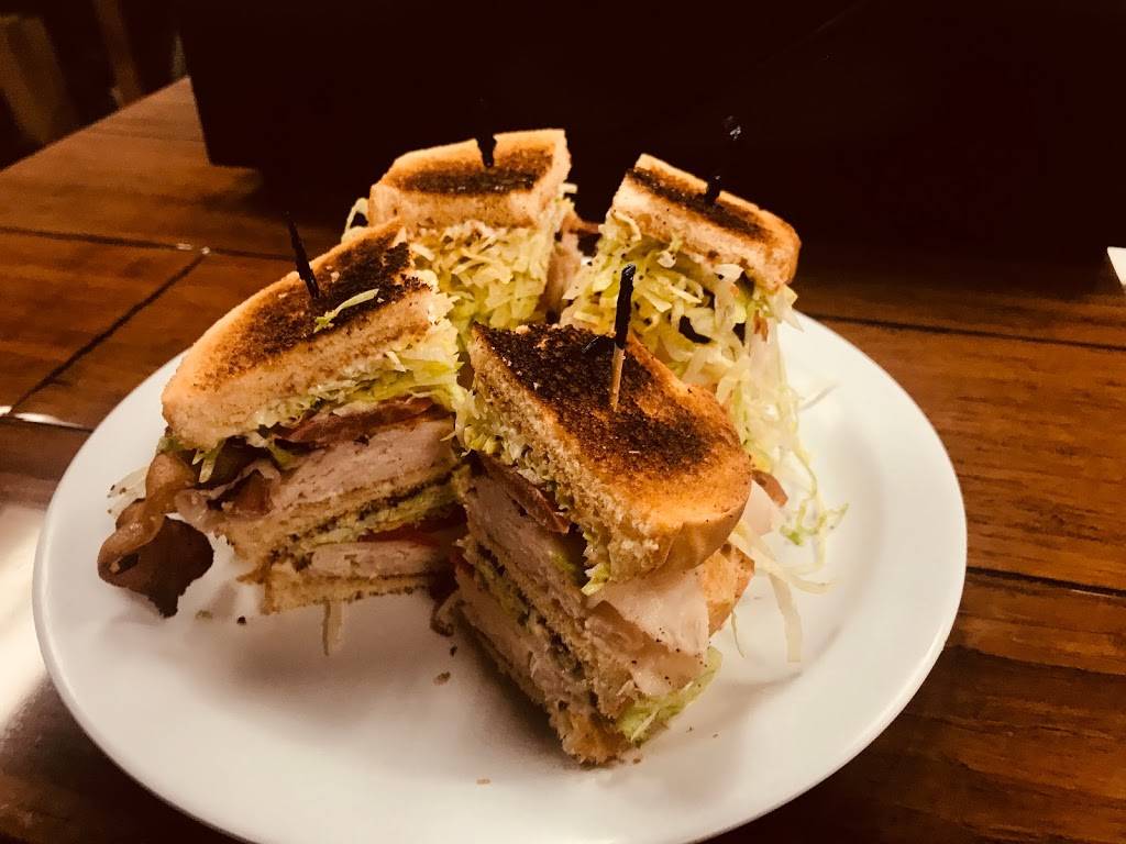 Mommas Place | restaurant | 2210 India Hook Rd #101, Rock Hill, SC 29732, USA | 8033282233 OR +1 803-328-2233