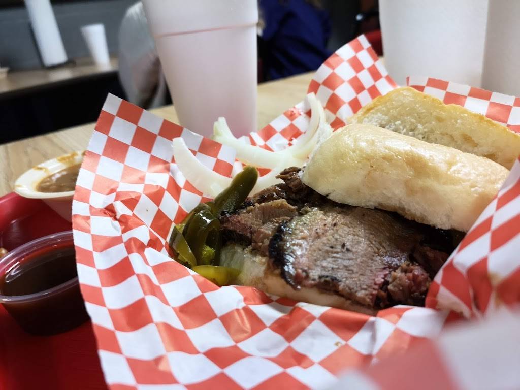 Cranky Franks BBQ | restaurant | 1679 US-87, Fredericksburg, TX 78624, USA | 8309972353 OR +1 830-997-2353