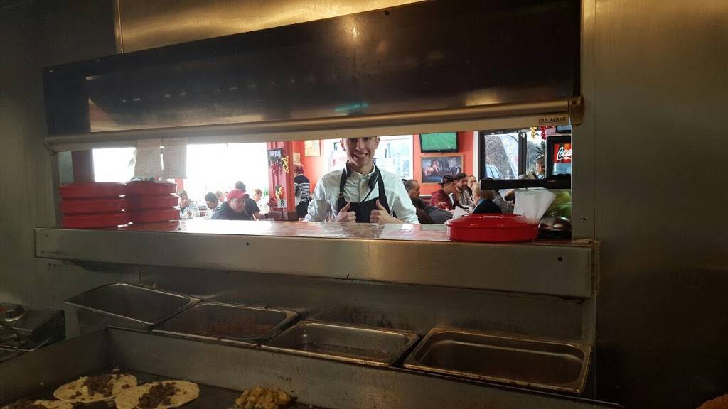 Taqueria Los Dos Laredos #5 | restaurant | 414 S New Braunfels Ave, San Antonio, TX 78203, USA | 2105322283 OR +1 210-532-2283