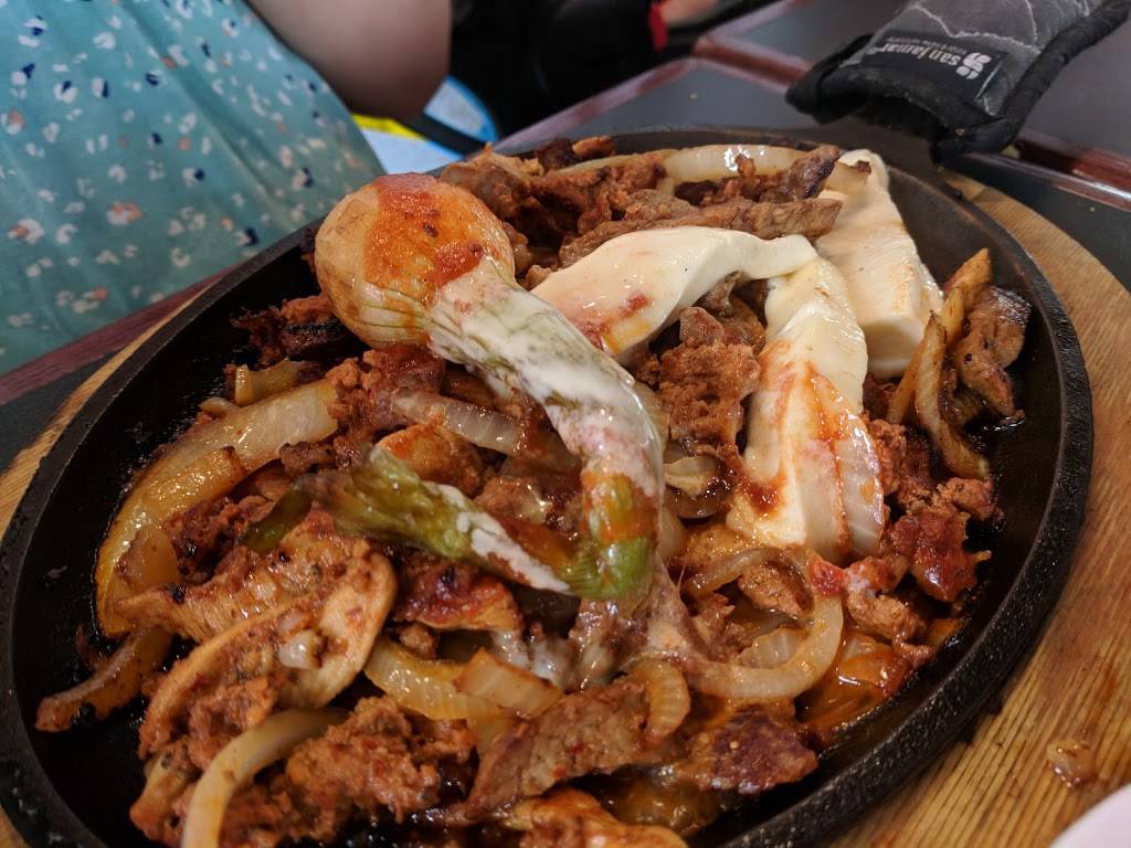 Mi Cancun Mexican Restaurant | restaurant | 324 Grand Hill Pl, Holly Springs, NC 27540, USA | 9195529979 OR +1 919-552-9979