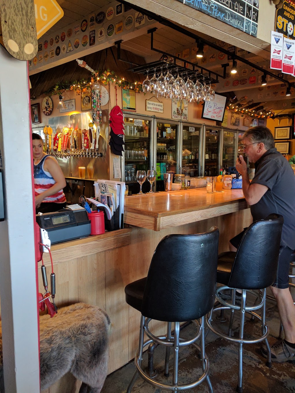 Moose Henris Grille Cork and Taps | restaurant | 260 W White Mountain Blvd, Lakeside, AZ 85929, USA | 9283685127 OR +1 928-368-5127