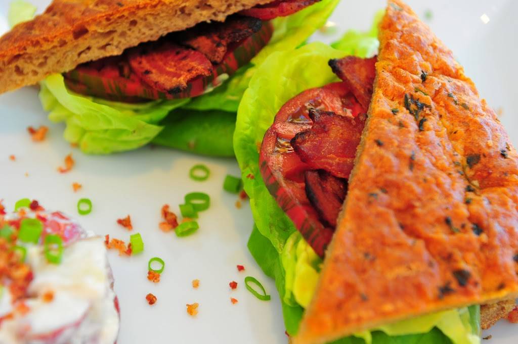 Dash and a Handful Catering | restaurant | 2100 N Palm Canyon Dr #104, Palm Springs, CA 92262, USA | 7608835333 OR +1 760-883-5333