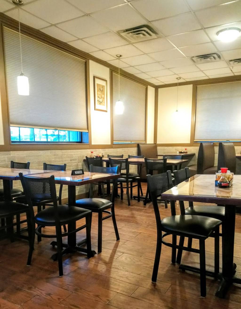 Moon Wok | restaurant | 645 Harwood Rd, Bedford, TX 76021, USA | 8172812787 OR +1 817-281-2787