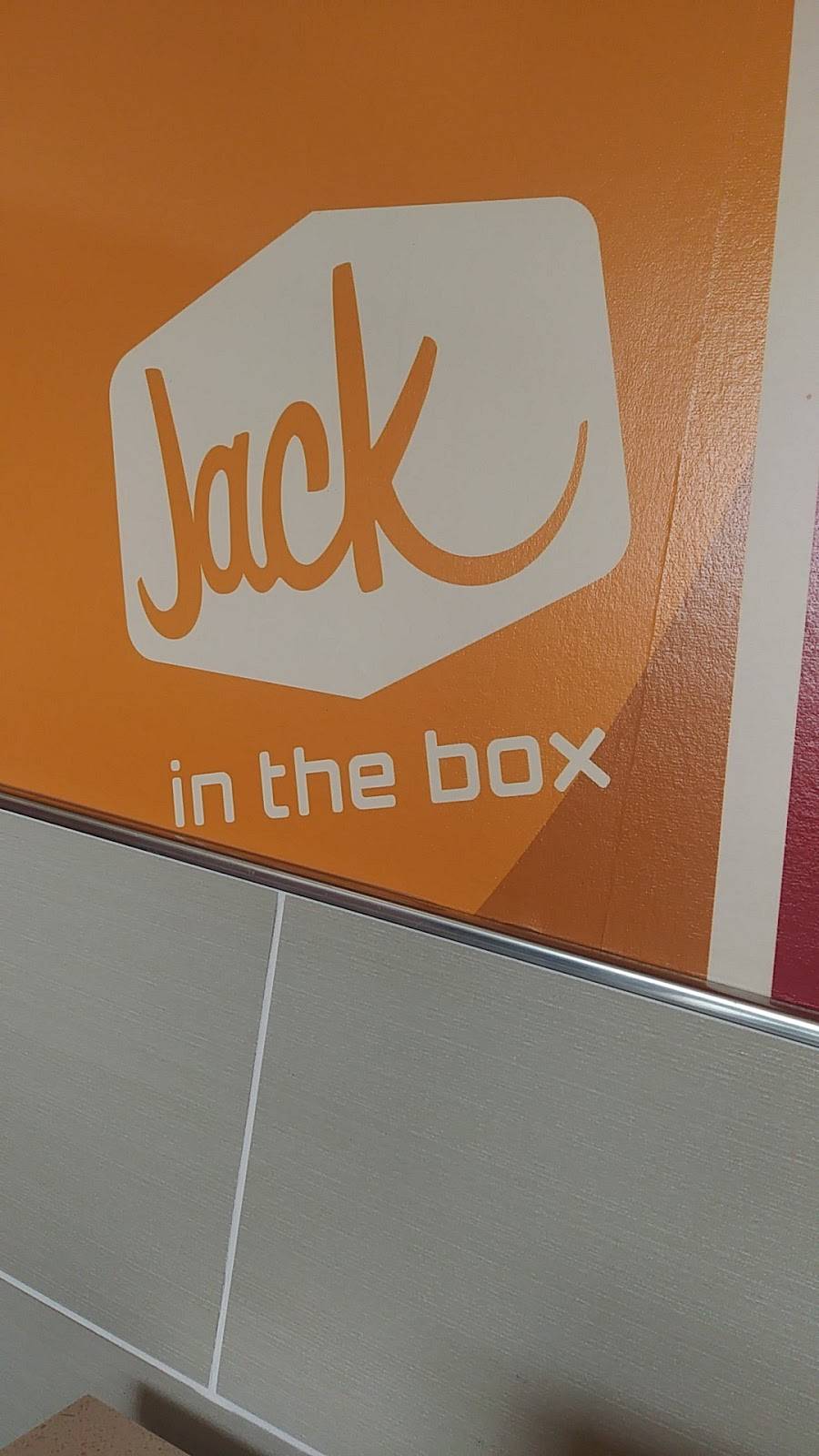 Jack in the Box | restaurant | 3238 Guadalcanal Rd Bldg #33, Coronado, CA 92118, USA | 6194377179 OR +1 619-437-7179