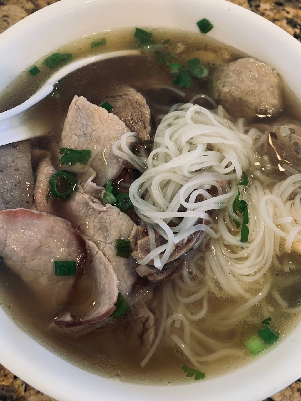 Le Kitchen Pho and Rice | restaurant | 10692 Katella Ave, Anaheim, CA 92804, USA | 7146037962 OR +1 714-603-7962