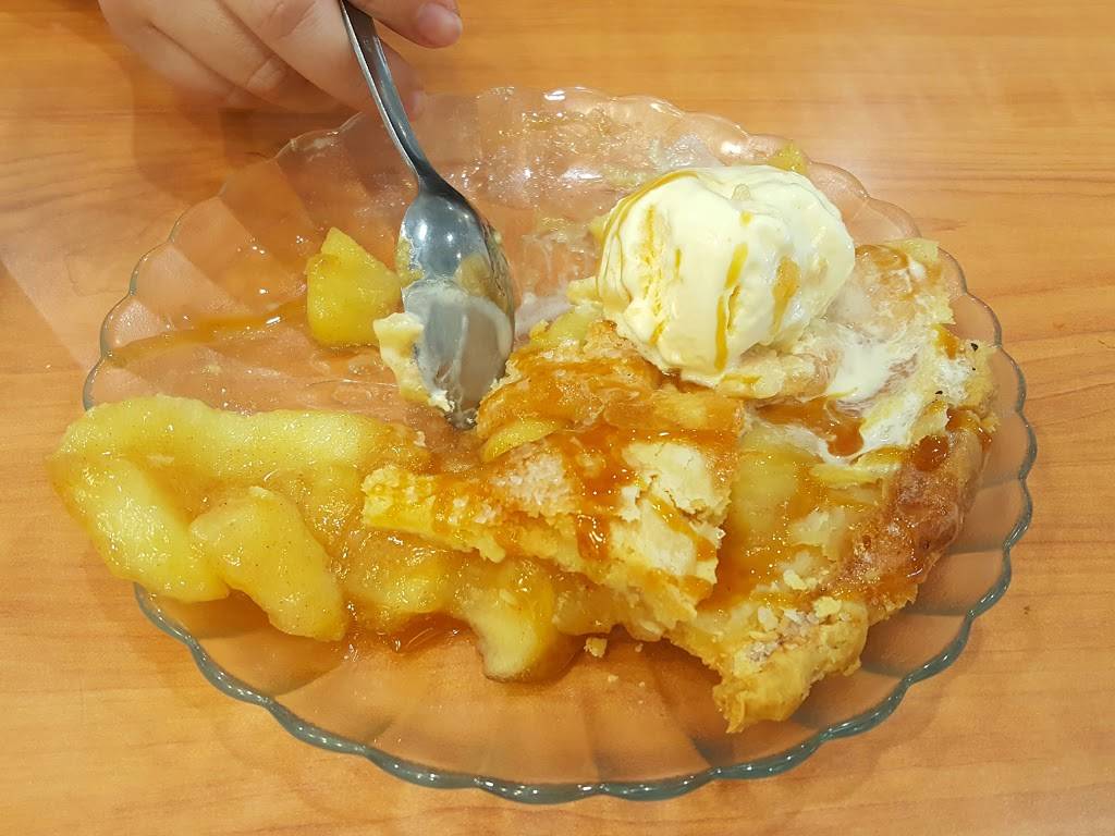 Village Inn | bakery | 1331 N Zaragoza Rd, El Paso, TX 79936, USA | 9155905058 OR +1 915-590-5058