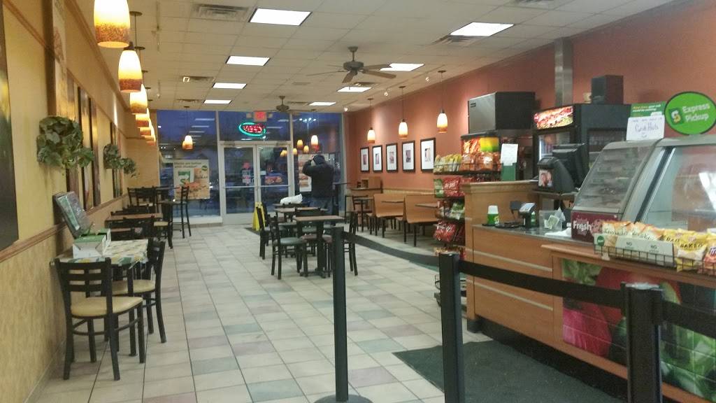 Subway | restaurant | 120-156 Hoosick Street, Troy, NY 12180, USA | 5183269259 OR +1 518-326-9259