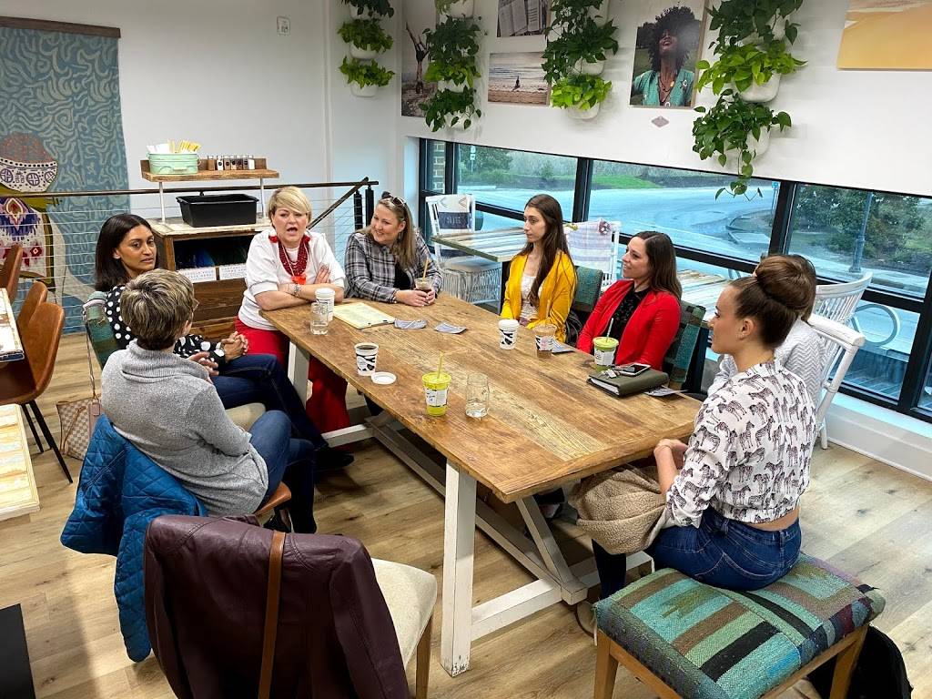 Hustle Smoothie Bar & Cafe (Charleston) | restaurant | 601 Meeting St #150, Charleston, SC 29403, USA | 8434592871 OR +1 843-459-2871