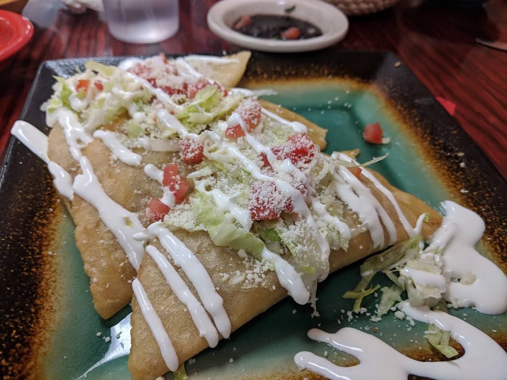 Chavelas Mexican Cuisine | restaurant | 2621 N Rangeline Rd, Webb City, MO 64870, USA | 4176268055 OR +1 417-626-8055