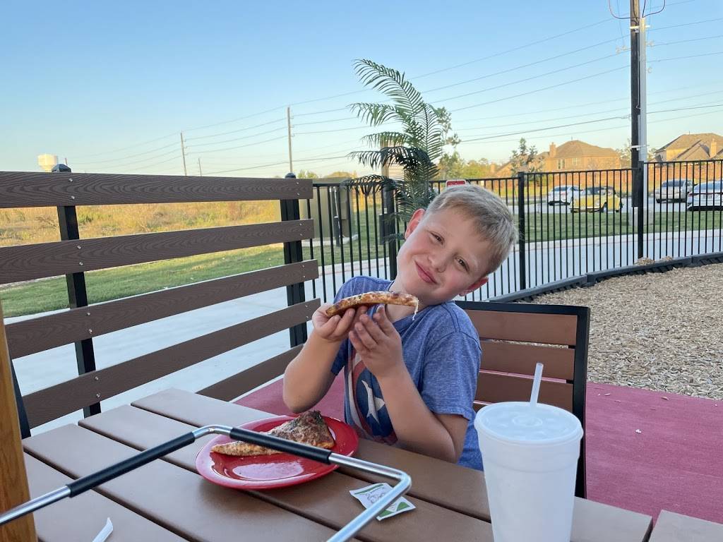 Center Court Pizza and Brew | restaurant | 24345 Gosling Rd #100, Spring, TX 77389, USA | 8328436057 OR +1 832-843-6057