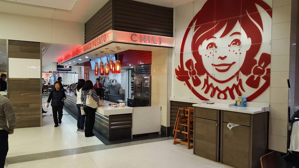 Wendys | restaurant | 2625 N International Pkwy, DFW Airport, Terminal E, Dallas, TX 75261, USA | 9729736404 OR +1 972-973-6404