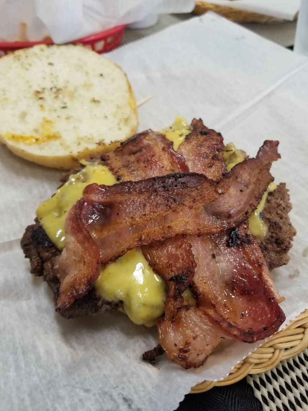 Jeffreys Signature Sandwiches and Catering | restaurant | 10710 Kingston Pike, Knoxville, TN 37934, USA | 8656711113 OR +1 865-671-1113