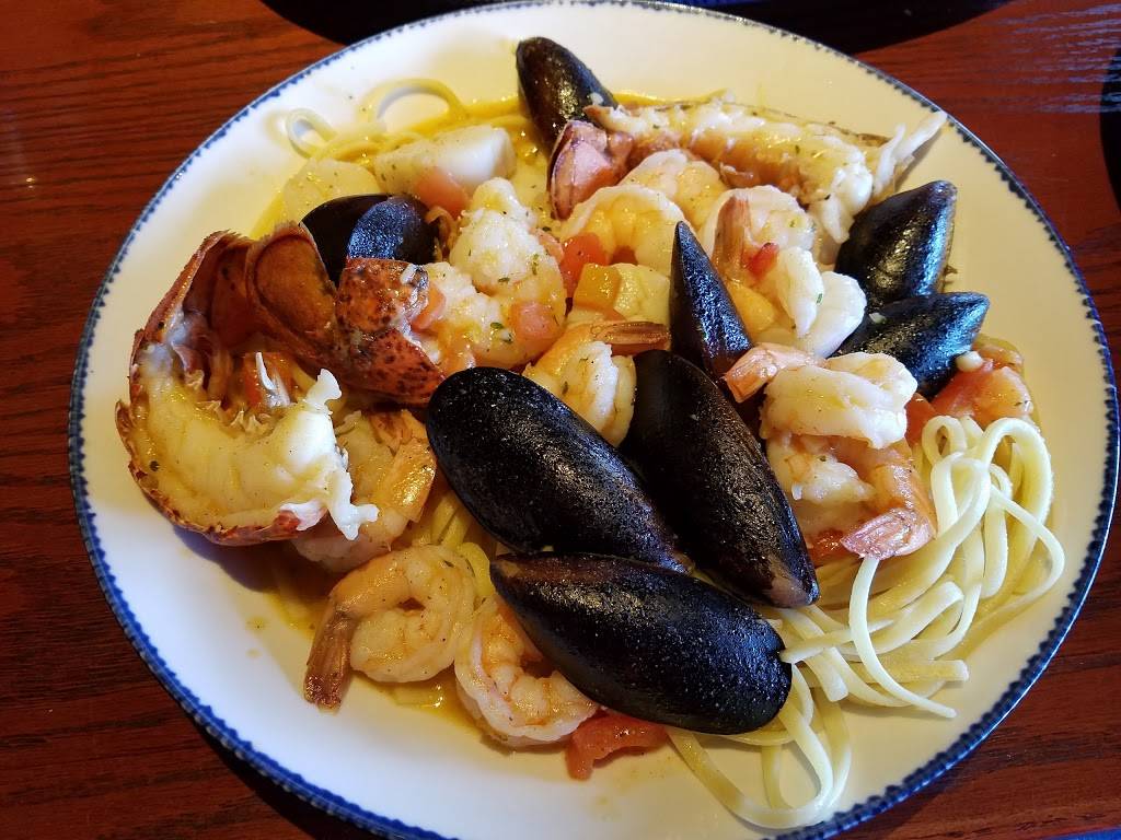 Red Lobster | restaurant | 3167 Linden Dr, Bristol, VA 24202, USA | 2766699110 OR +1 276-669-9110