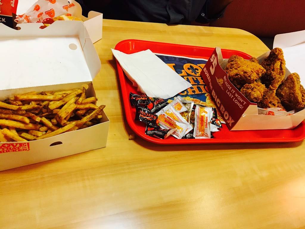 Popeyes Louisiana Kitchen | restaurant | 4241 N Pershing Dr, Arlington, VA 22203, USA | 7035169336 OR +1 703-516-9336