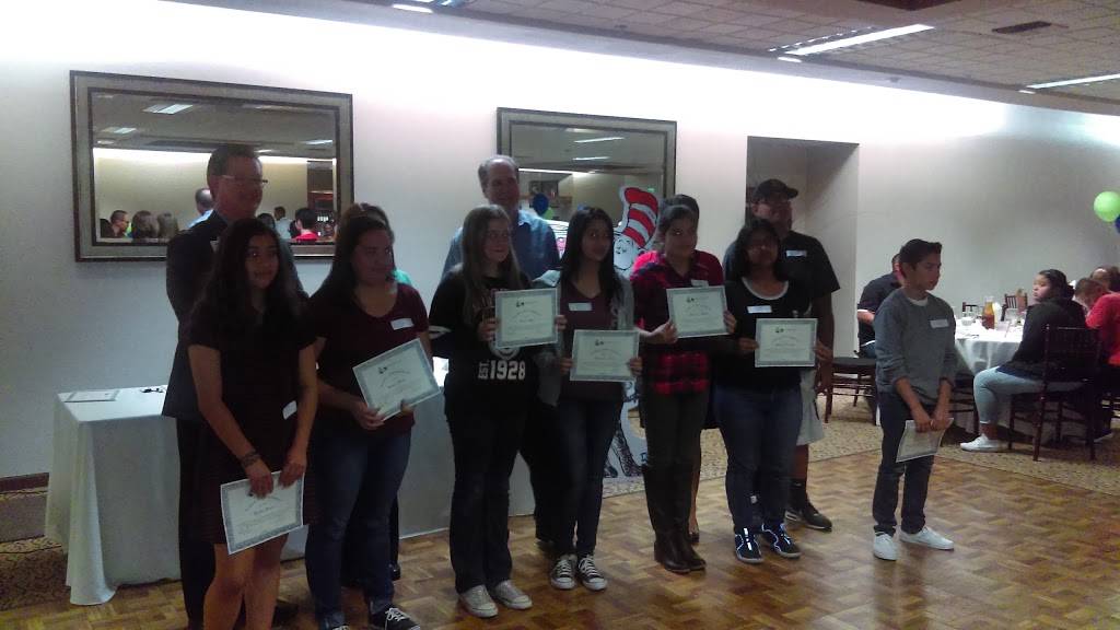 Red Brick Bar & Grill | night club | 153 S Broadway, Turlock, CA 95380, USA | 2096671561 OR +1 209-667-1561