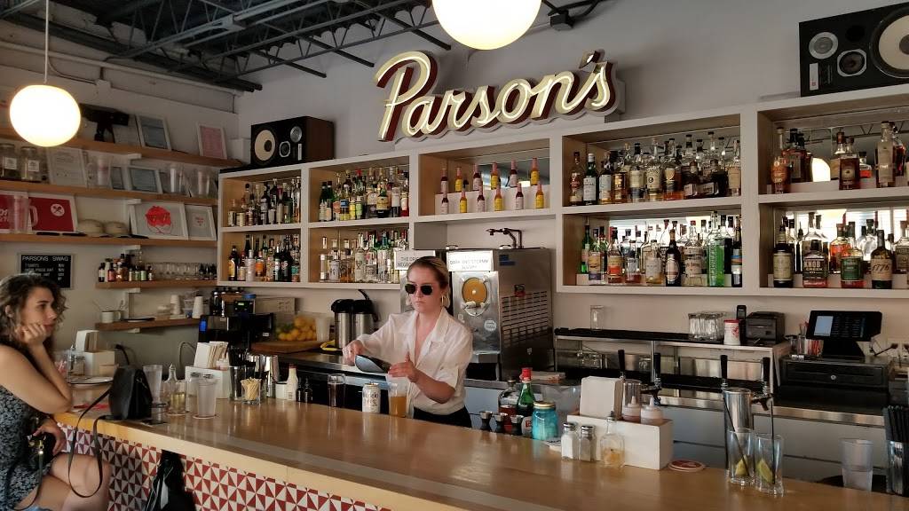 Parsons Chicken & Fish | restaurant | 2952 W Armitage Ave, Chicago, IL 60647, USA | 7733843333 OR +1 773-384-3333