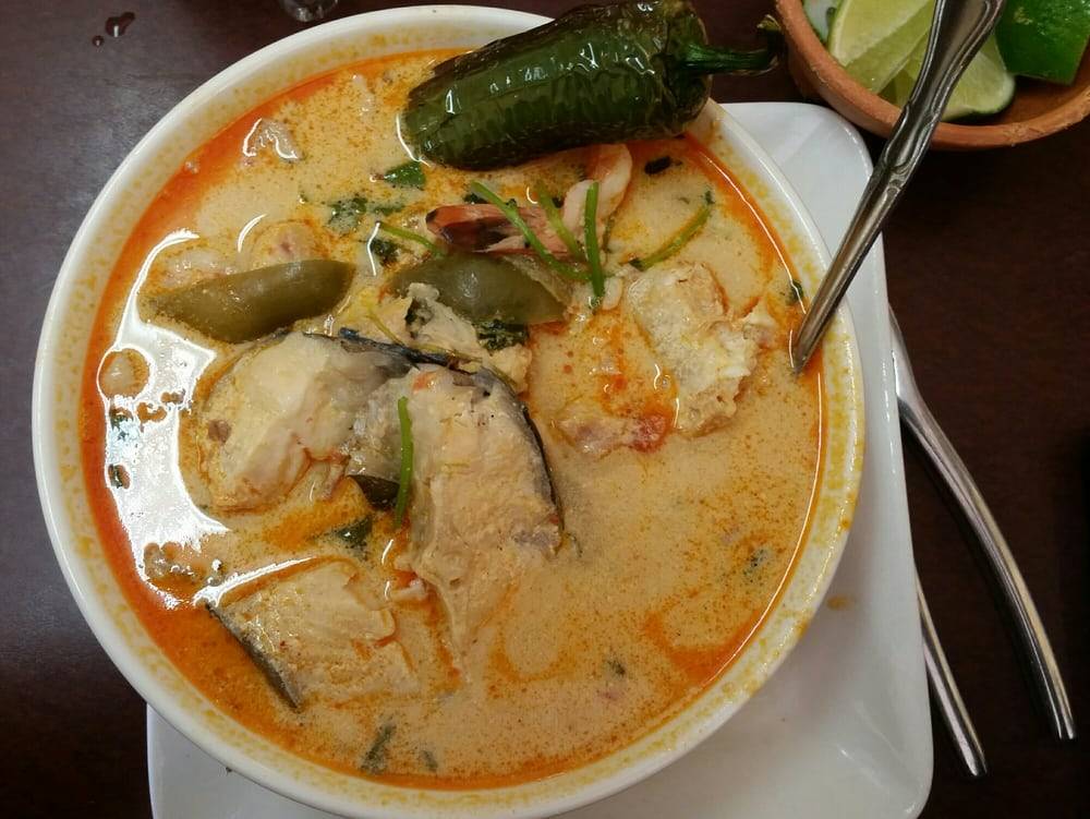 Reinas | restaurant | 5479 Mission St, San Francisco, CA 94112, USA | 4155857694 OR +1 415-585-7694