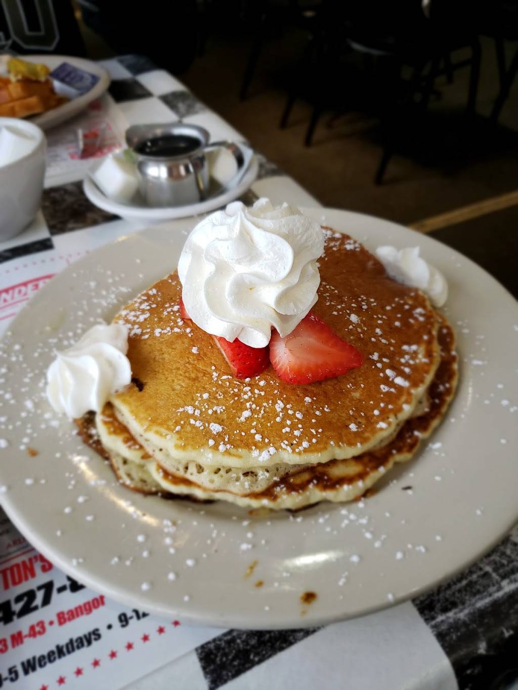 Blinkers Diner | restaurant | 54462 M-43, Bangor, MI 49013, USA | 2694277100 OR +1 269-427-7100