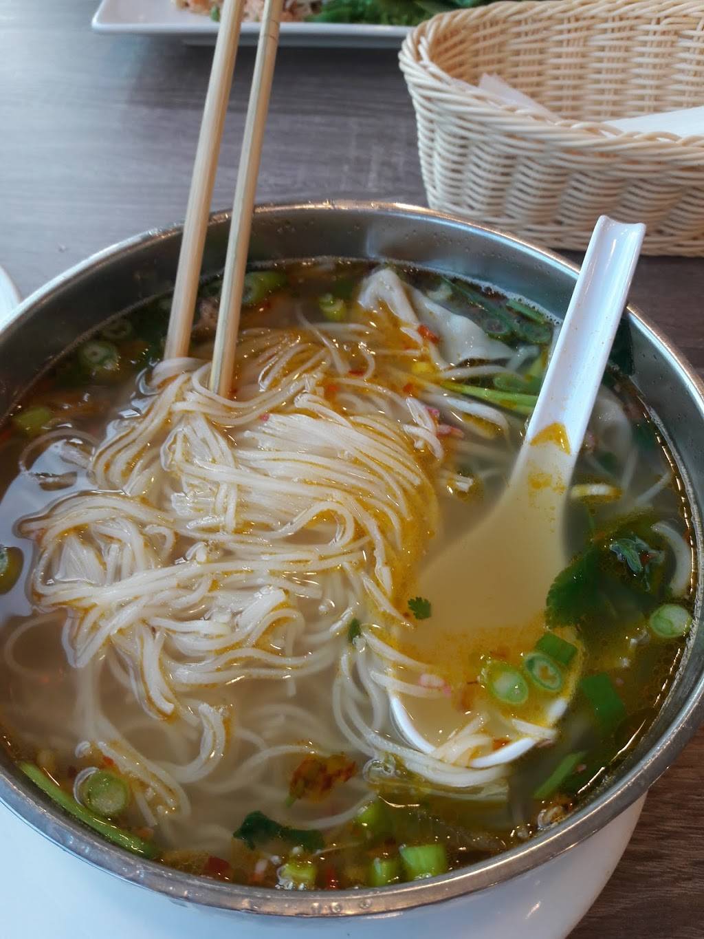 Pho oh! Ngon | restaurant | 1831 N Hacienda Blvd, La Puente, CA 91744, USA | 6268505258 OR +1 626-850-5258