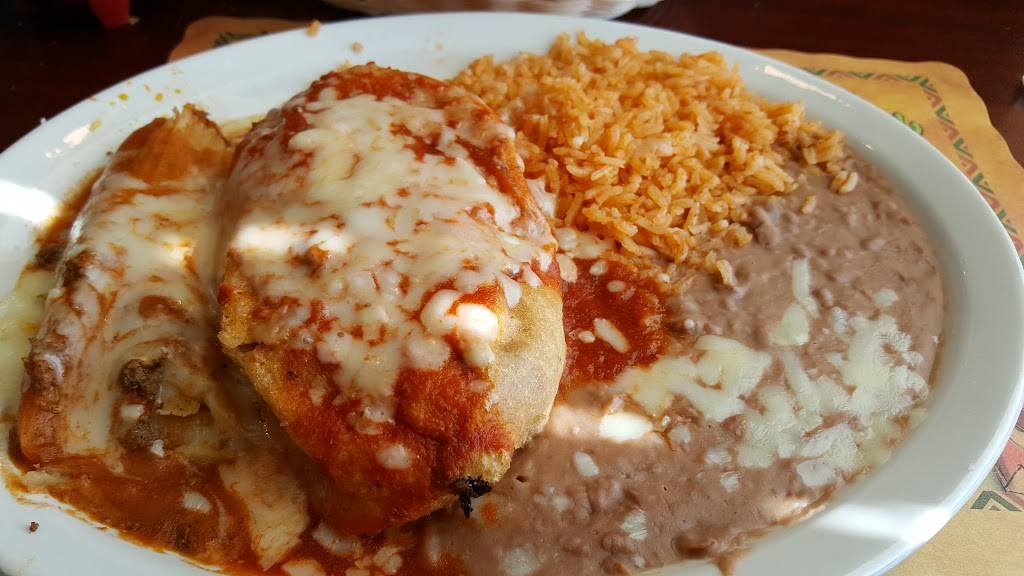 La Quesadilla Mexican Grill | restaurant | 10033 Wicker Ave # 13, St John, IN 46373, USA | 2193657357 OR +1 219-365-7357