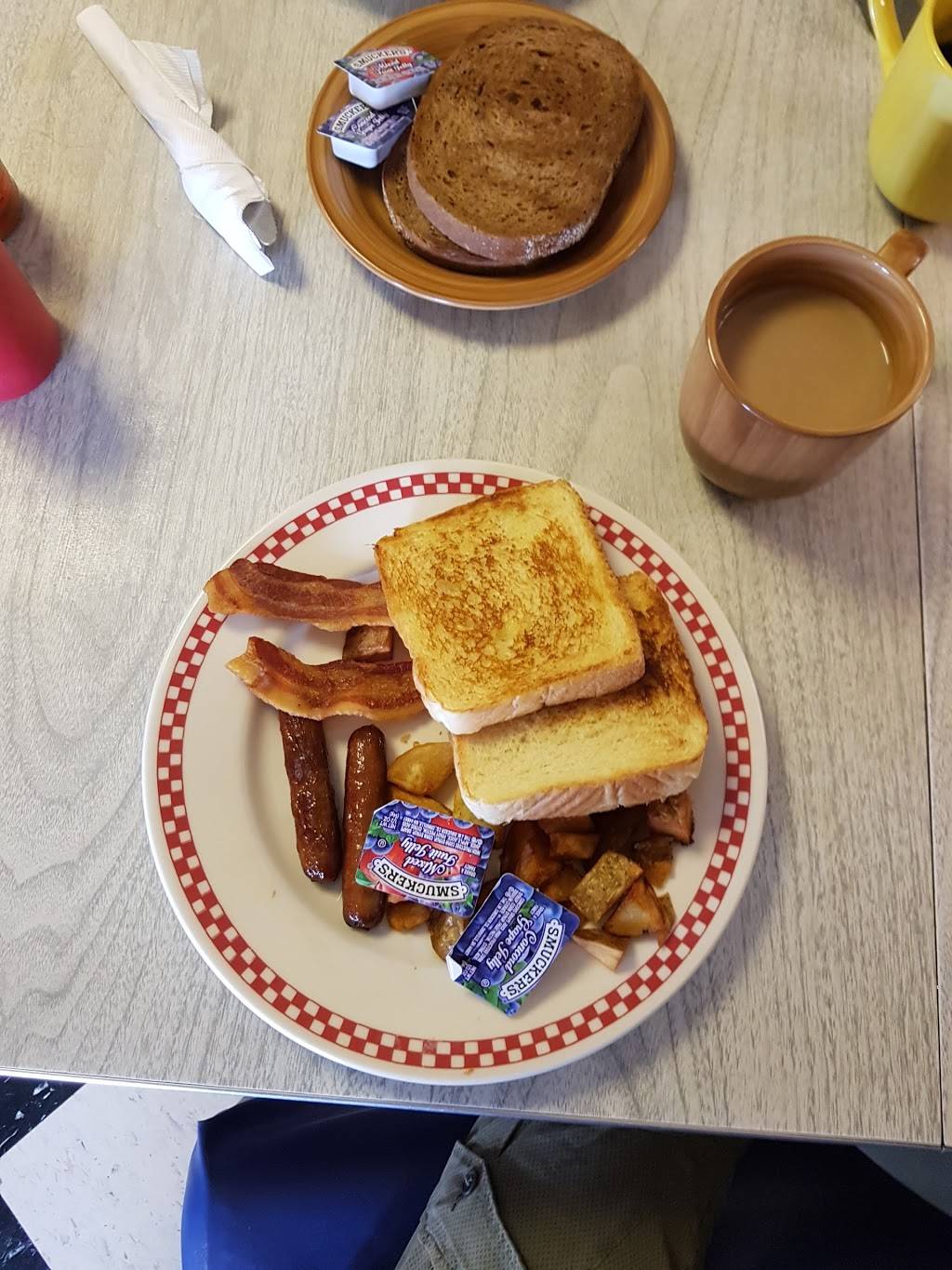 Zodiac Dinor | restaurant | 2516 State St, Erie, PA 16503, USA | 8144553543 OR +1 814-455-3543