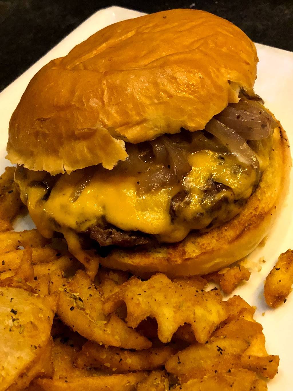 The Lazy Boy Saloon | restaurant | 154 Mamaroneck Ave, White Plains, NY 10601, USA | 9147610272 OR +1 914-761-0272