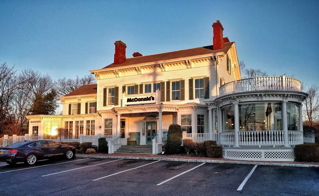 McDonalds | cafe | 2045 Jericho Turnpike, New Hyde Park, NY 11040, USA | 5164881950 OR +1 516-488-1950