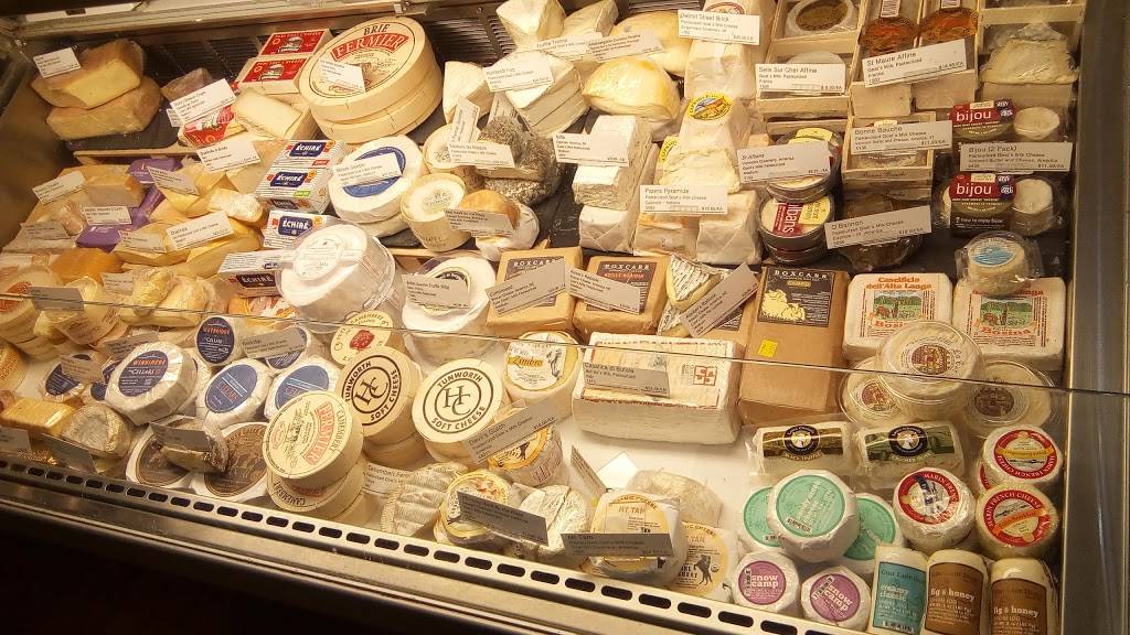 St. James Cheese Company - Uptown | restaurant | 5004 Prytania St, New Orleans, LA 70115, USA | 5048994737 OR +1 504-899-4737