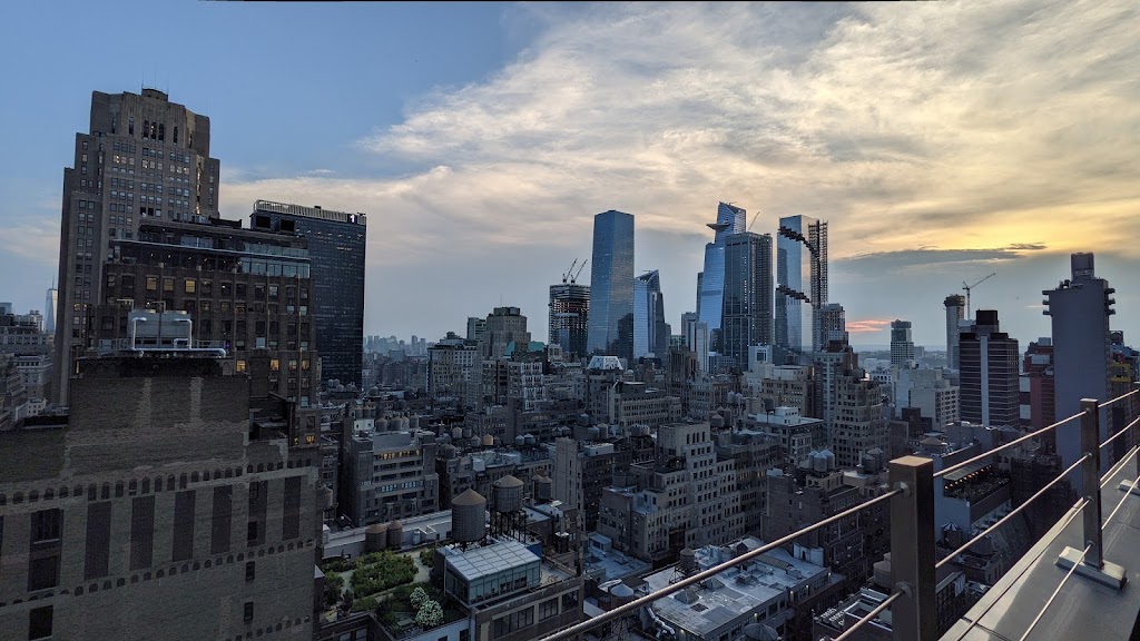 Margaritaville - Times Square | restaurant | 560 7th Ave, New York, NY 10018, USA | 3322424828 OR +1 332-242-4828