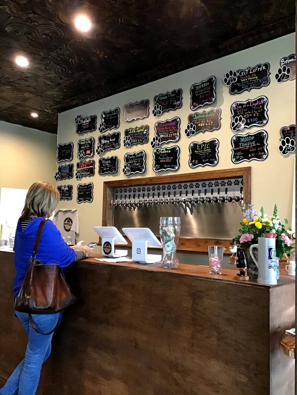 Rotties 221 Biergarten | restaurant | 228 S Main St, Woodruff, SC 29388, USA | 8645694999 OR +1 864-569-4999