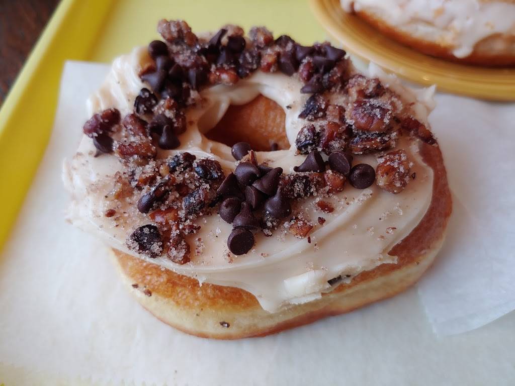Hi-Five Doughnuts | restaurant | 1011 E Main St, Louisville, KY 40206, USA | 5024095584 OR +1 502-409-5584