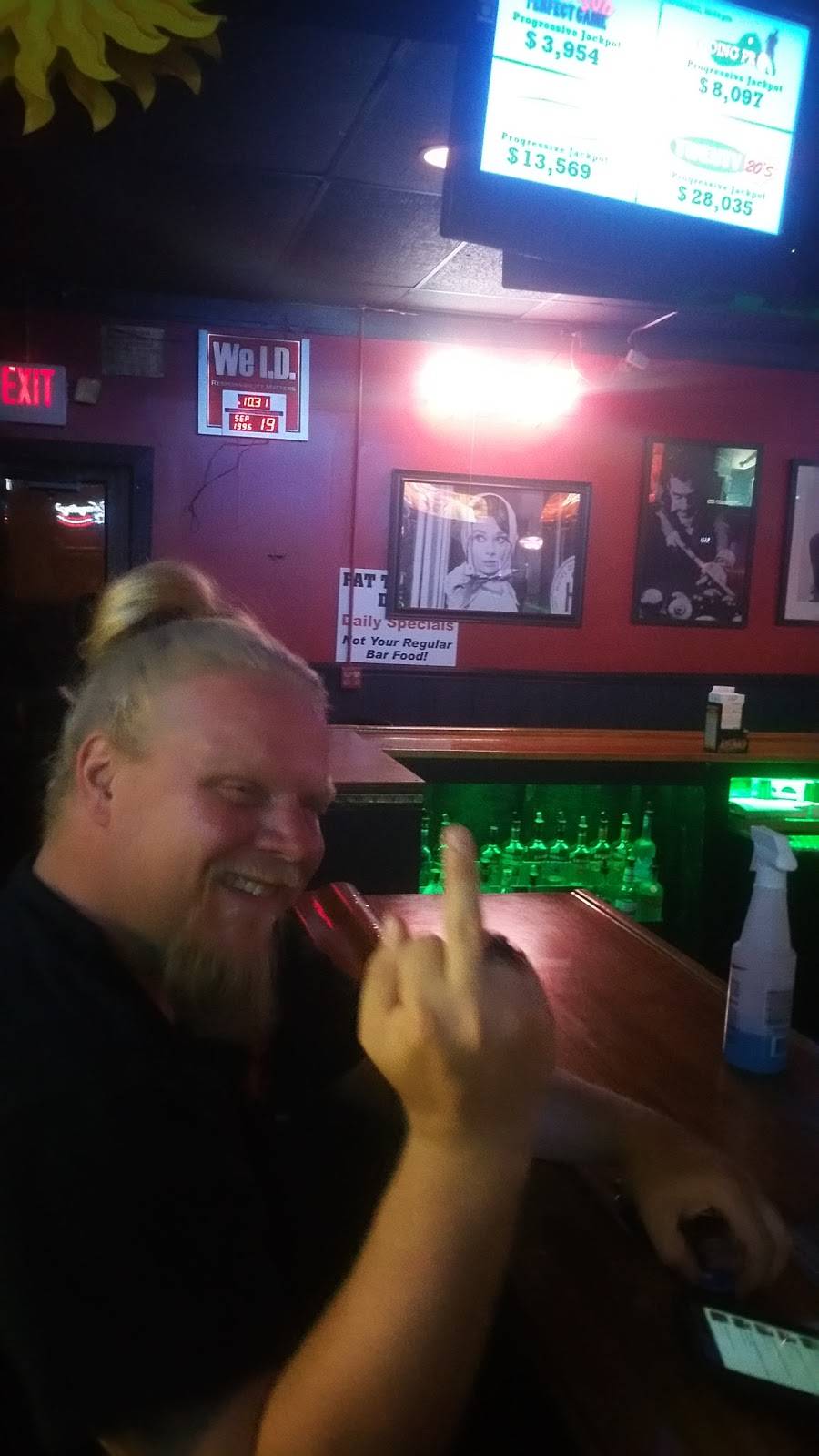 Chippers Sports Bar & Grill | restaurant | 5 N Edgehill Ave, Youngstown, OH 44515, USA | 3307996667 OR +1 330-799-6667