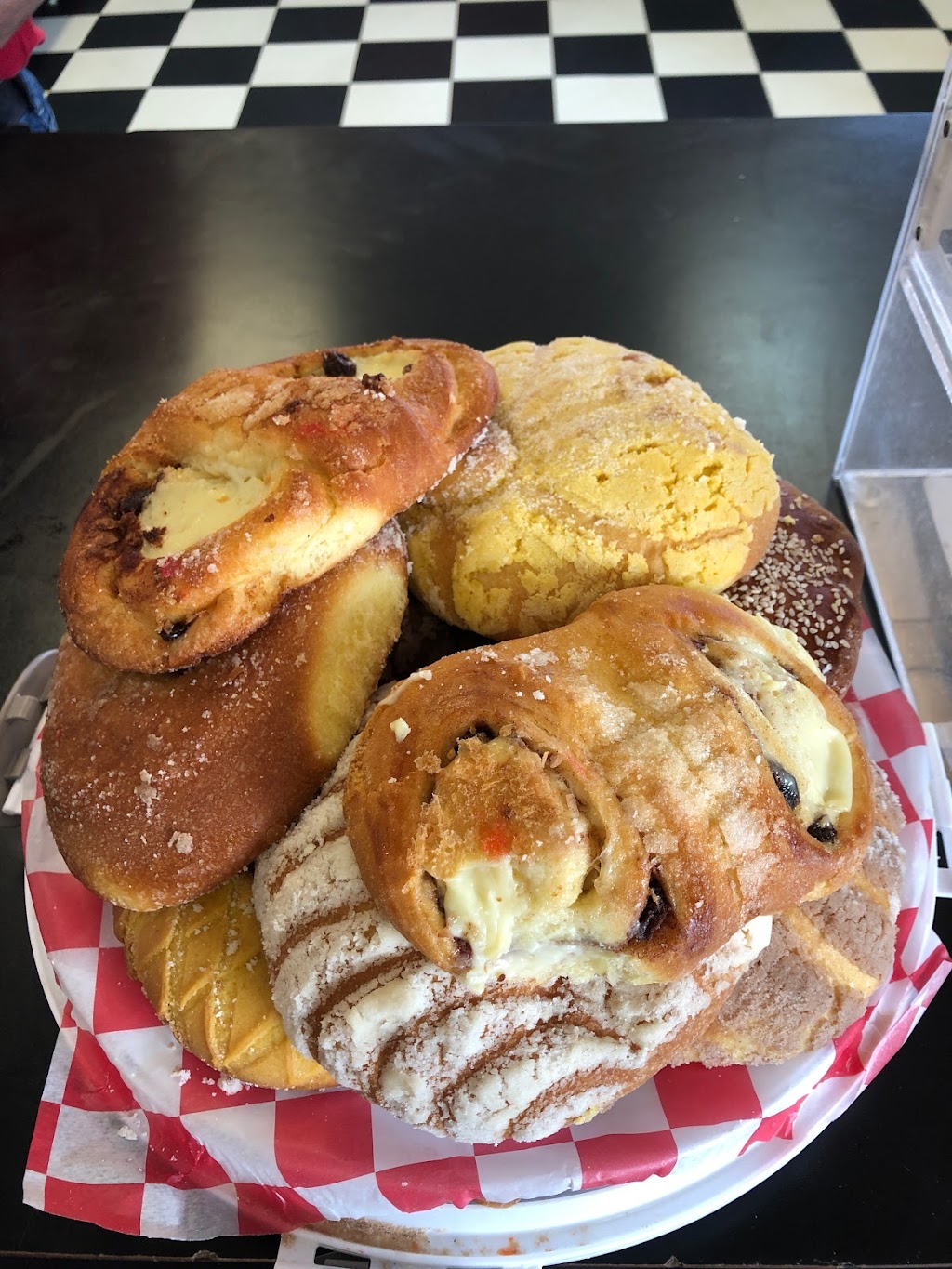 Tasty Cream/ La Casita Restaurant | restaurant | 104 W 11th St, Friona, TX 79035, USA | 8062505015 OR +1 806-250-5015