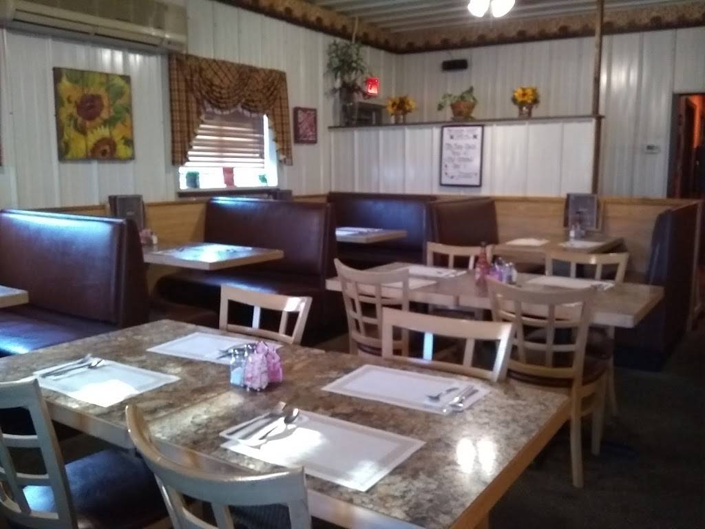 Bergen Farm Market Family Restaurant | restaurant | 90 S Lake Ave, Bergen, NY 14416, USA | 5854941320 OR +1 585-494-1320