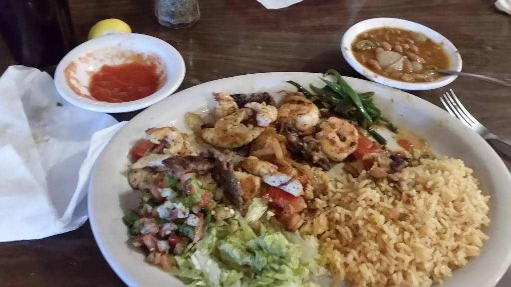 Garcias | restaurant | 403 S L B J Dr, San Marcos, TX 78666, USA | 5123530099 OR +1 512-353-0099