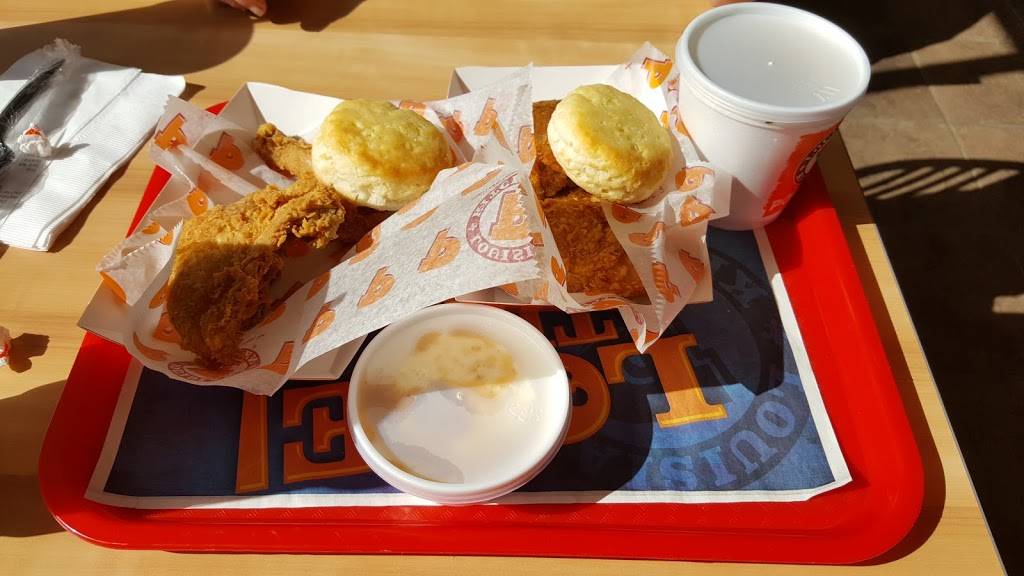 Popeyes Louisiana Kitchen | restaurant | 311 Grand Central Ave, Vienna, WV 26105, USA | 3042442726 OR +1 304-244-2726