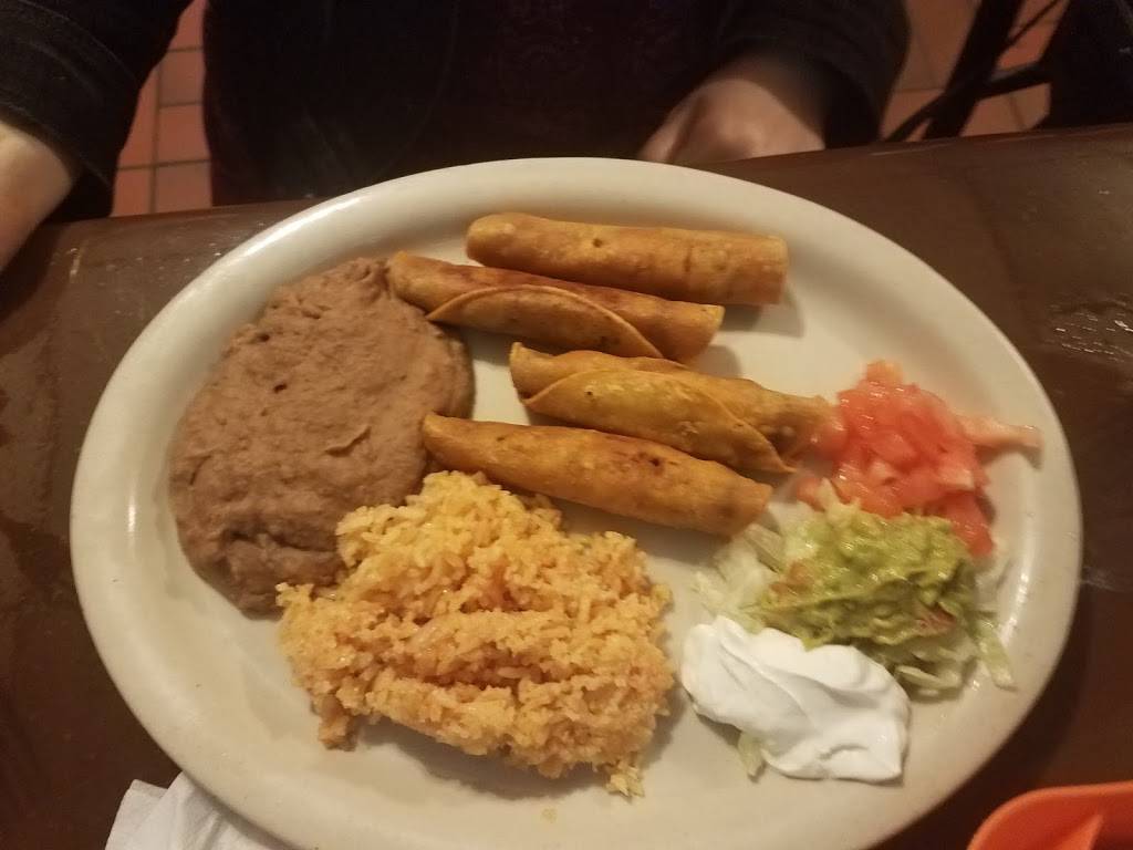 Pinto Bean | restaurant | 700 W Main St, Edna, TX 77957, USA | 3617810190 OR +1 361-781-0190