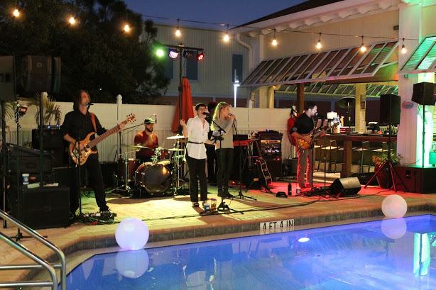 Wahoos River Bar and Grill | restaurant | 475 North Rd, Naples, FL 34104, USA | 2392131441 OR +1 239-213-1441